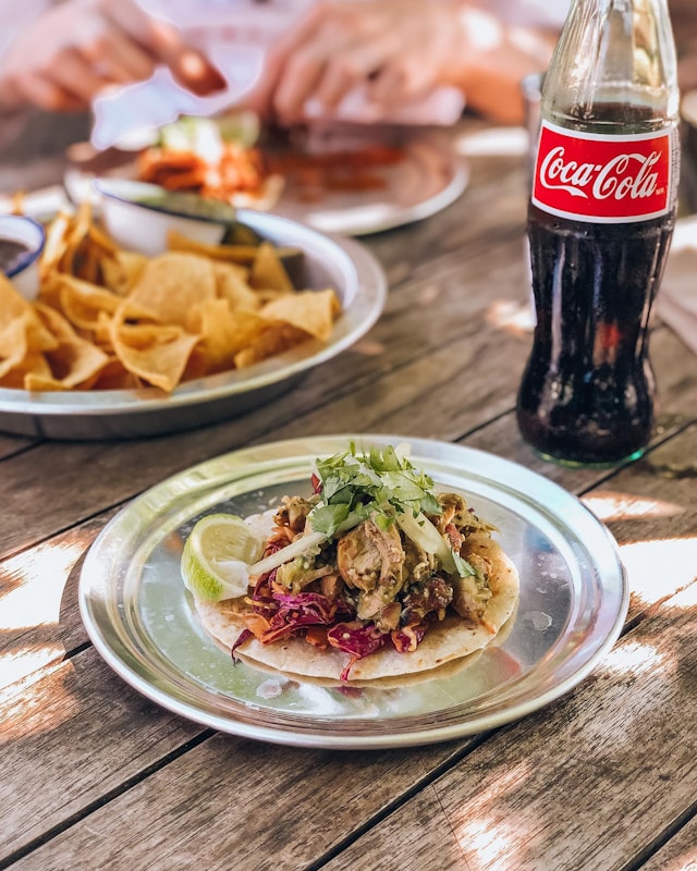 totopos y tostadas las sabrositas.